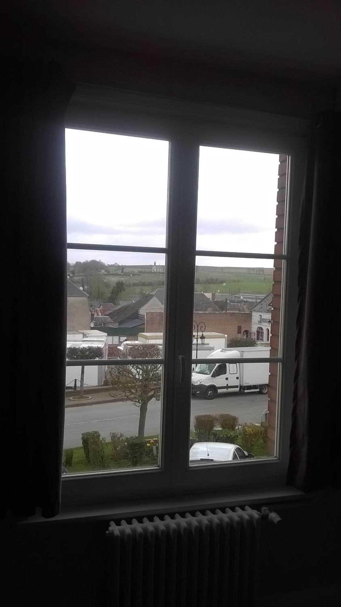 Entre Nous Hotel Rozoy-sur-Serre Værelse billede